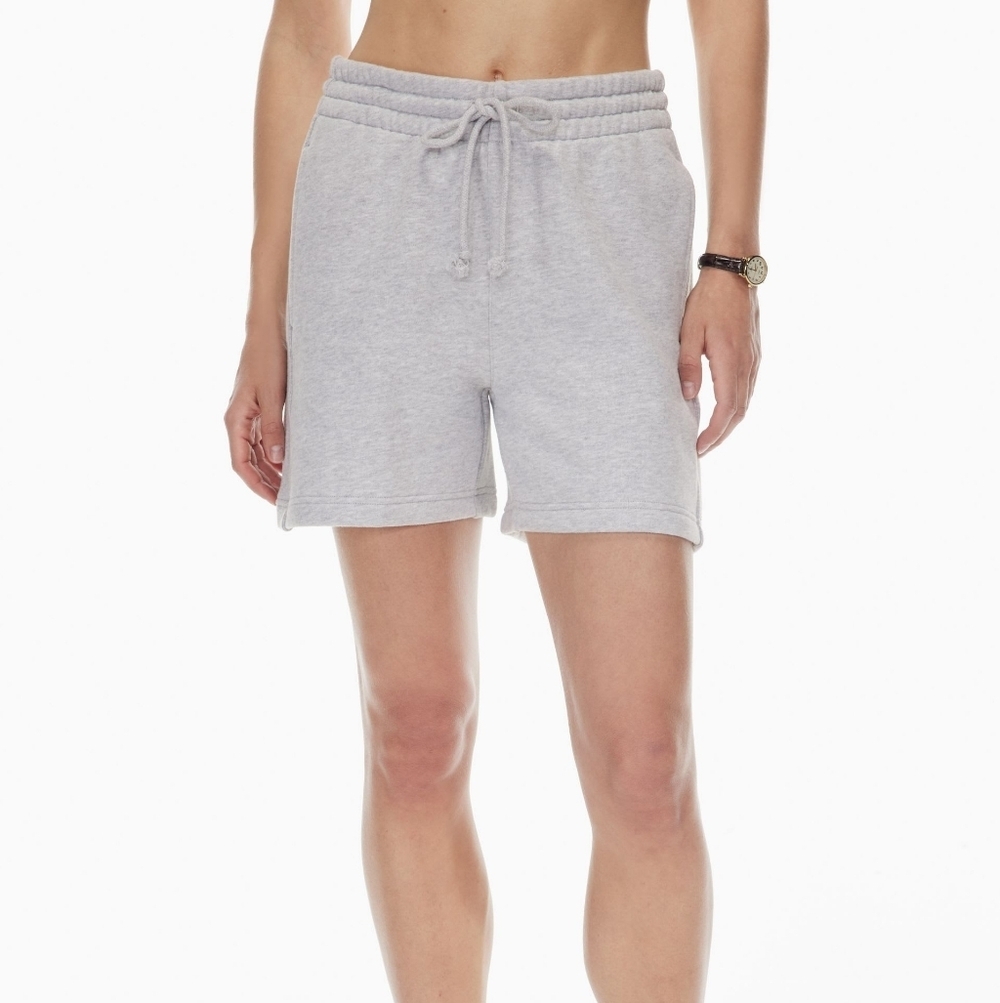 Aritzia TNA CozyAF Fleece Grey Boyfriend Sweatshorts 5" Small